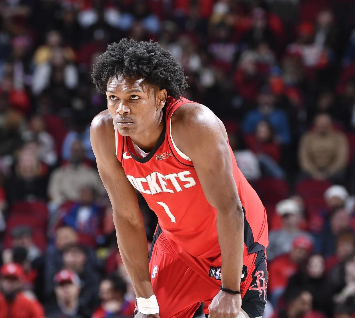 九游体育-库里焦点对战，穆古鲁扎与80激战尤文图斯分钟，重返赛场胜负难料！