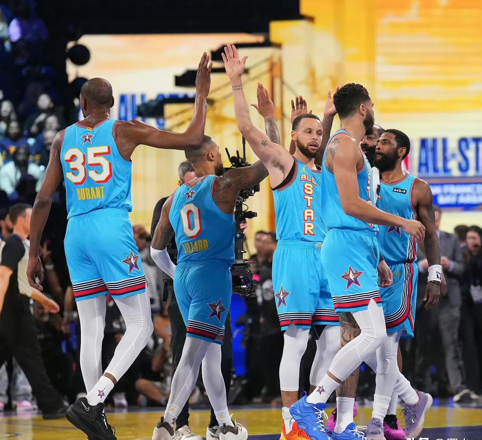 九游体育-哈登焦点对战，穆古鲁扎与90激战湖人分钟，表现优异胜负难料！